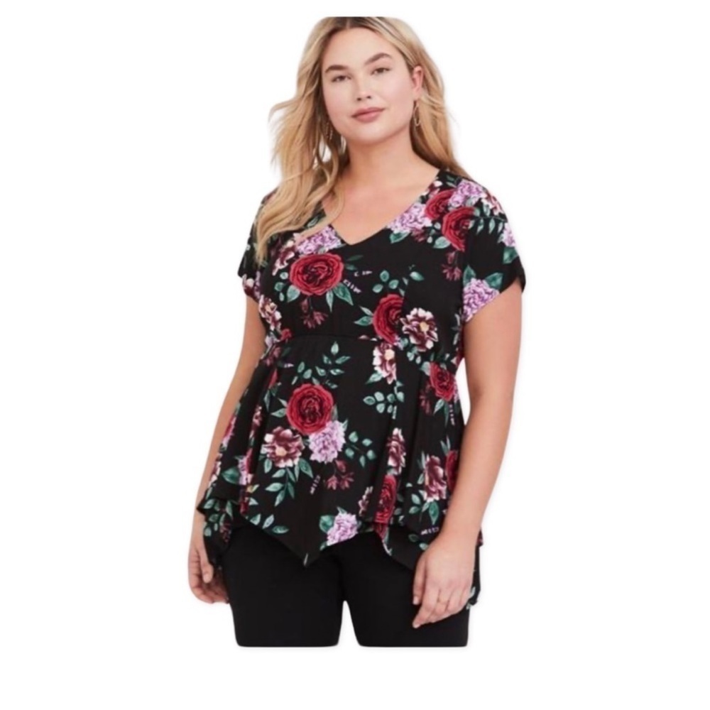 Torrid NWT Floral Babydoll Stretch Challis Hanky Hem Top Blouse Size 4X (26)
